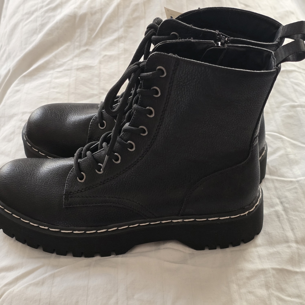 NEW!!! Unionbay Black Hayden Boots. Women Size 8.5